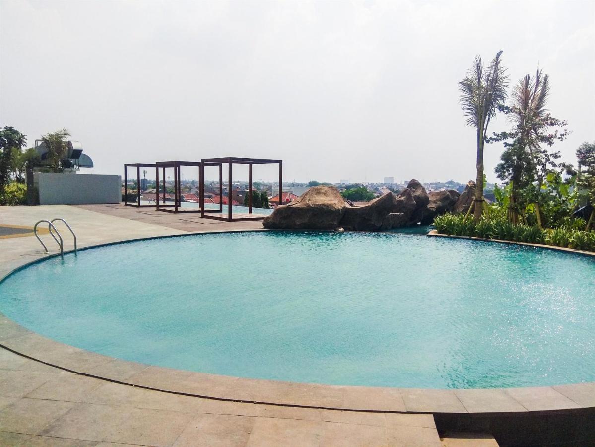 Modern 2br Grand Kamala Lagoon By Travelio Bekasi